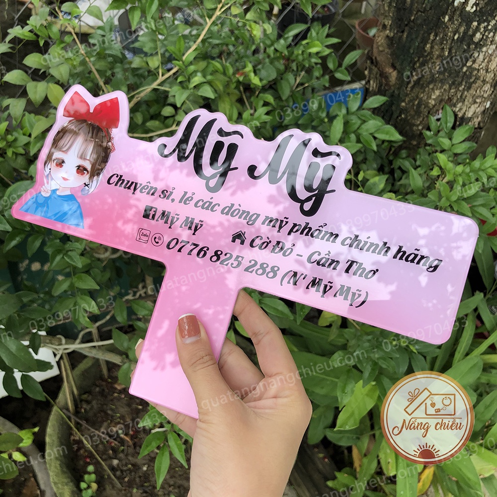 Mẫu biển mica tay cầm ghép hình cô gái dễ thương - Dành cho các shop bán mỹ phẩm online - Thiết kế theo yêu cầu