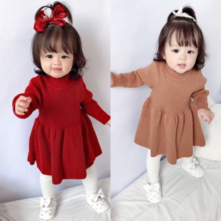 Váy len tăm đỏ cho bé gái