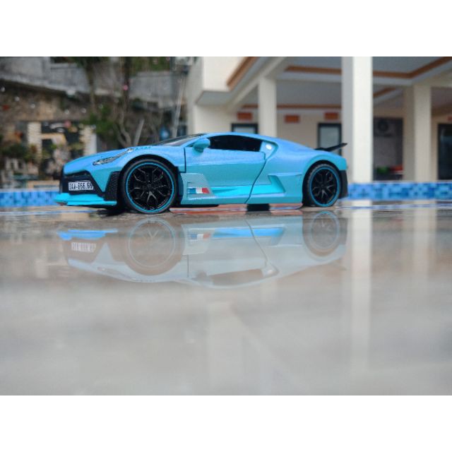 Xe mô hình kim loại Bugatti Divo tỷ lệ 1:32