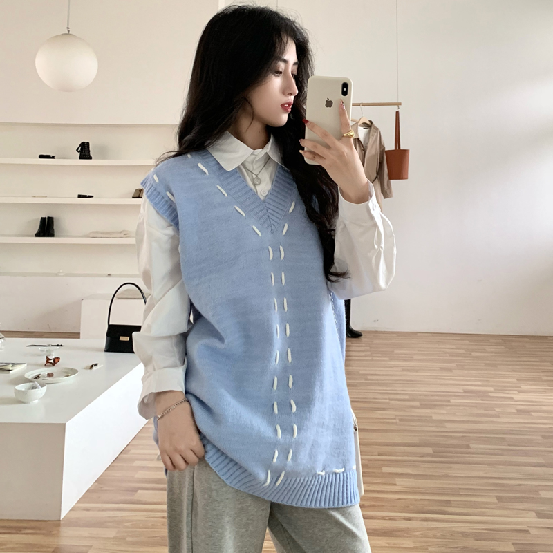 Áo len không tay cổ chữ V