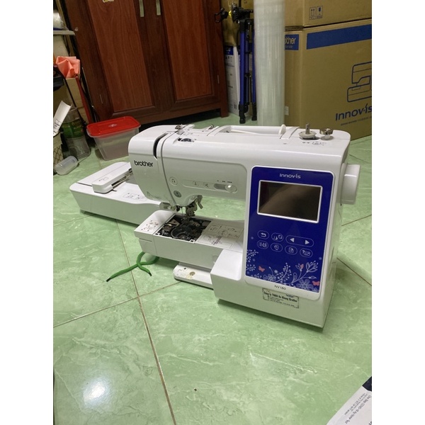 Máy May và Thêu Vi Tính Brother NV180 - 181 Mẫu Đường May, Xỏ Chỉ Tự Động, Cắt Chỉ Tự Động