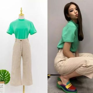 Áo Thun Trơn Xanh Ngọc Giống Jennie