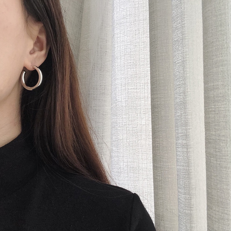 Bông tai nữ titan kiểu chữ C dày vintage không gỉ WE2206