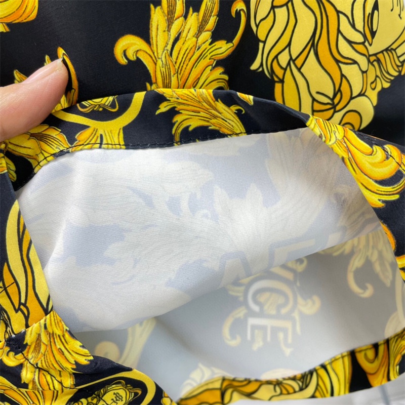 Quần Đùi Lưng Thun Versace 2022ss Thời Trang Dành Cho Nam
