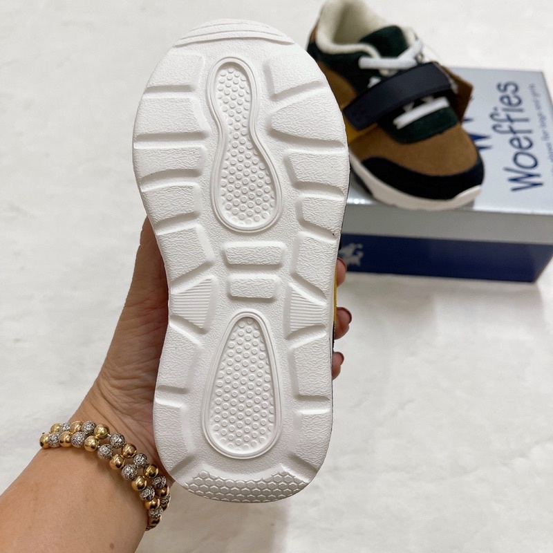 Snecker bé trai da lộn