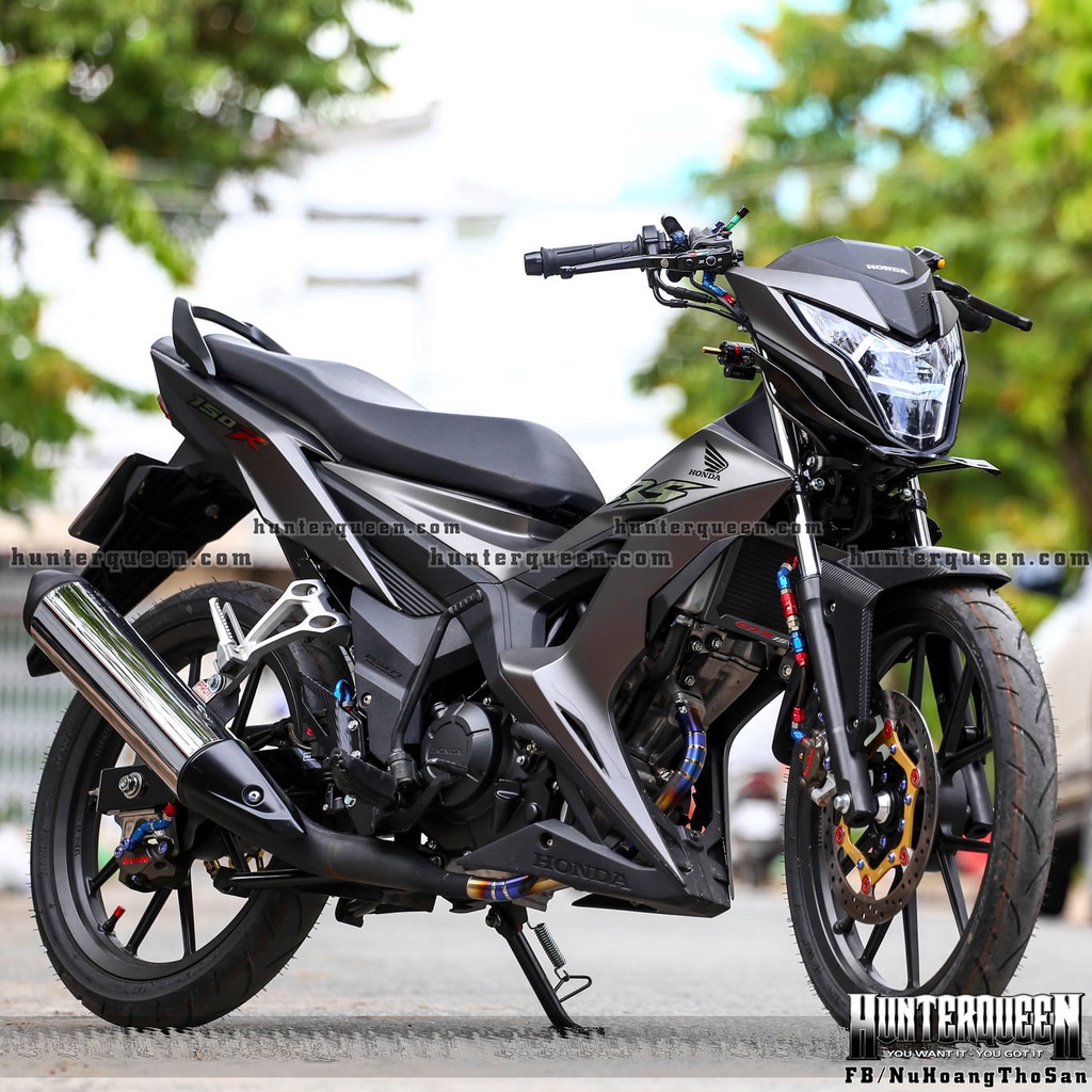 Tem ghép 5 lớp cao cấp. Gồm chữ RS, 150R, cánh chim honda. Dán xe Sonic. Xe màu khác vui lòng inbox