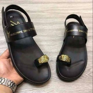 Dép xỏ ngón nam