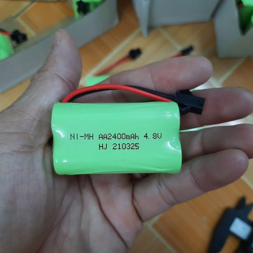 Pin xe mô hình 4.8v 2400mah cổng SM - pin sạc hình vuông