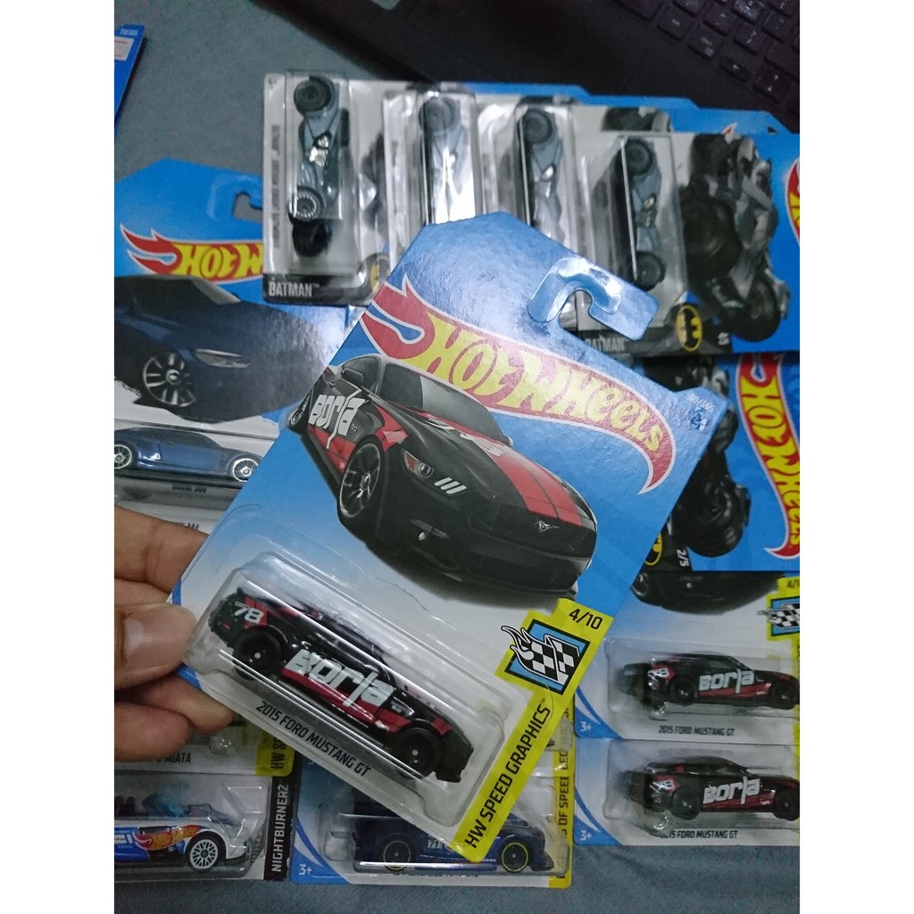 Xe Hotwheels 2015 Ford Mustang GT