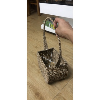 Giỏ sắt đan mây cắm hoa