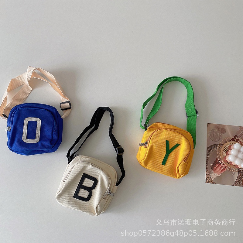 Túi đeo chéo chữ cái cho bé trai bé gái nổi bật  B70-21186
