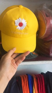 Mũ lưỡi trai hoa cúc hot trend