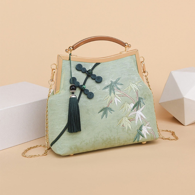 Ví Cầm Tay Thêu Hoa Phối Tua Rua Thời Trang Dự Tiệc Cho Nữ