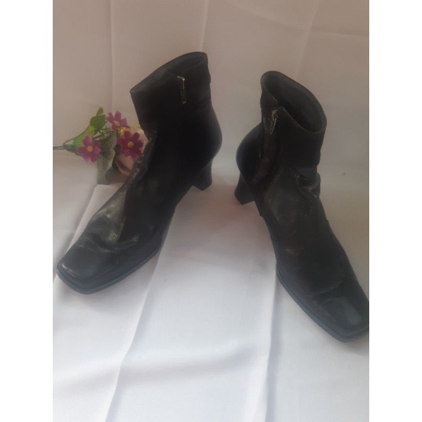Bốt si size  37. 38