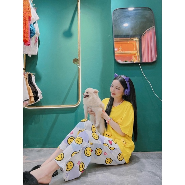 Set áo cotton đính mặt cười quần suông gân R6