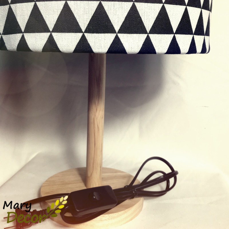 Đèn ngủ Mary Decor, đèn ngủ gắn đầu giường chân gỗ tự nhiên, chao vải bố linen vintage - TAM GIÁC ĐEN -DB-F02