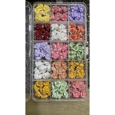 Hoa hồng ôm đá hoa nail