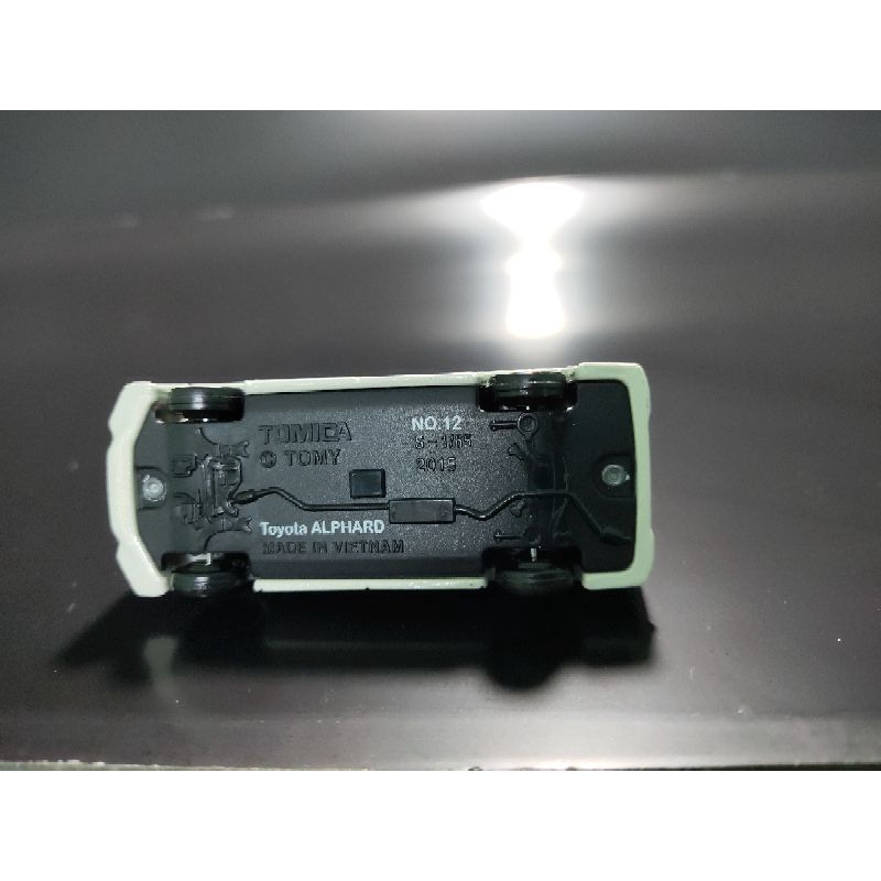 Xe mô hình Tomica Toyota ALPHARD