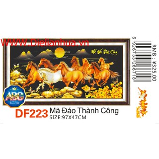 Tranh đính đá ngựa nền đen Mã đáo thành công cỡ nhỏ. Kích thước: 97x47cm