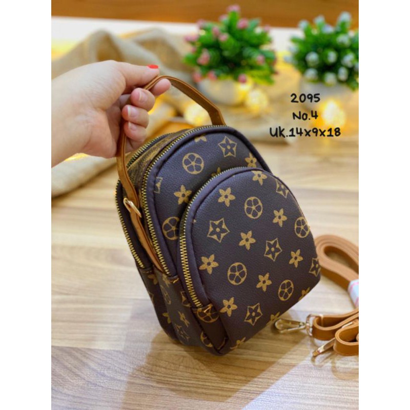 Túi Đeo Chéo Gucci Mini Màu Trơn 2095