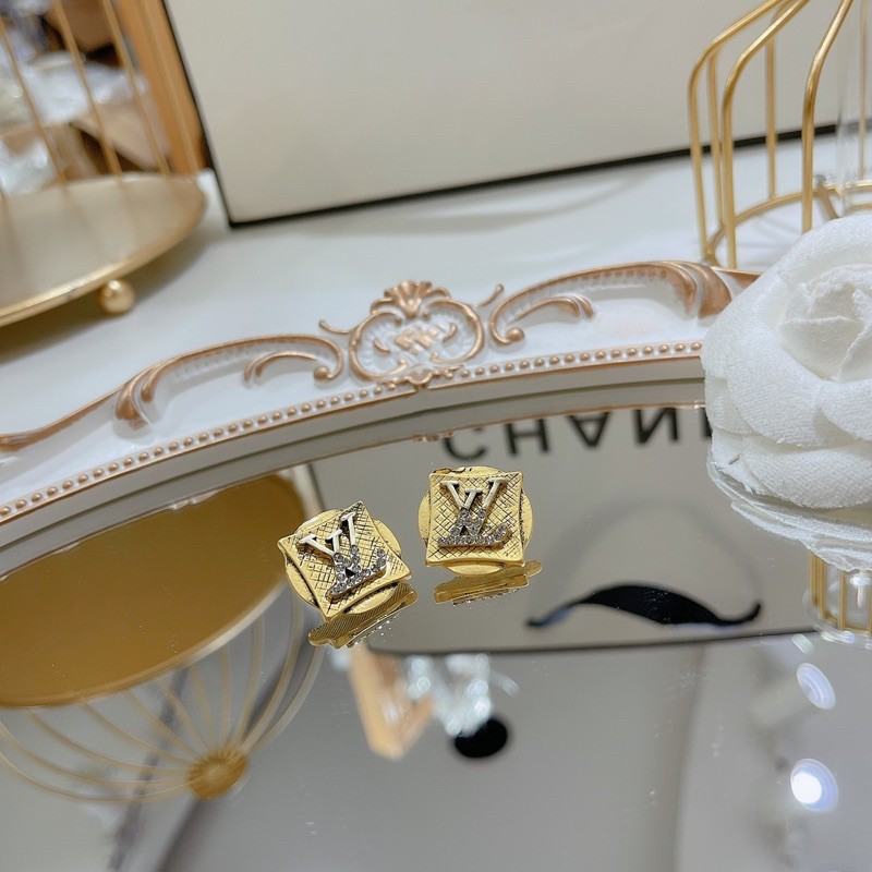 khuyên đeo sát LV (Ht905)