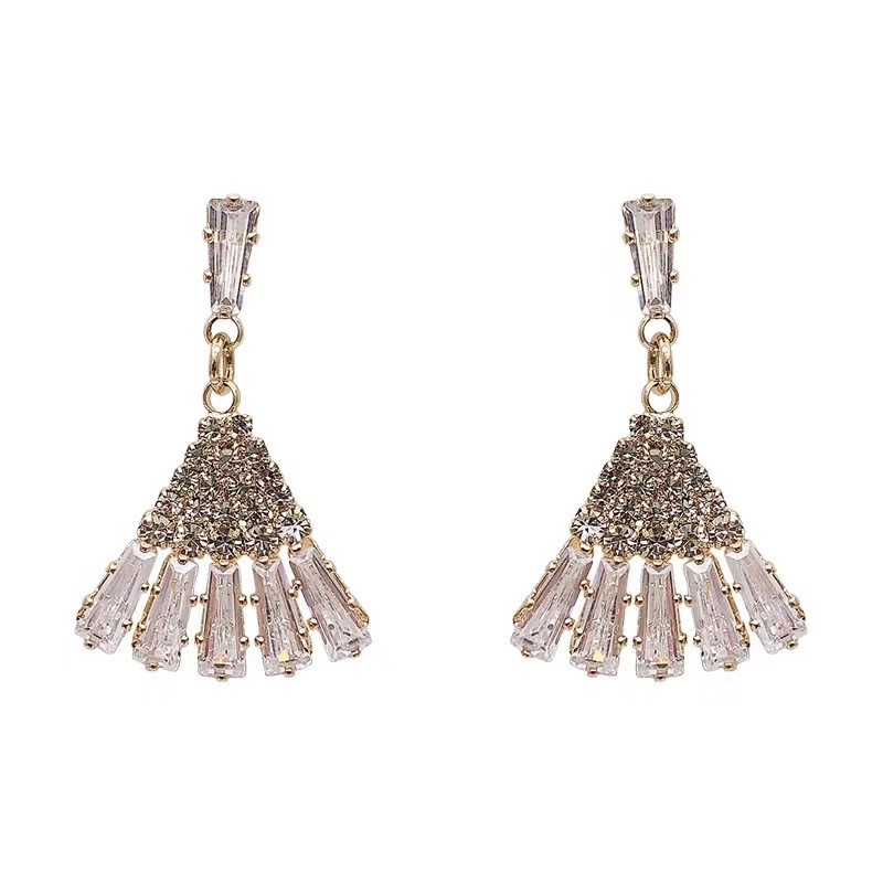 Bông tai pha lê hình rẻ quạt đính đá kiểu dáng tinh tế sang trọng - Mely 1482