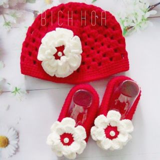 Set giày, mũ len móc hoa cho bé