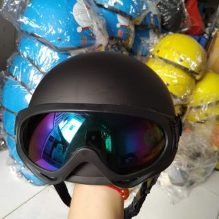 Kính uv 400 và mũ gấu nâu