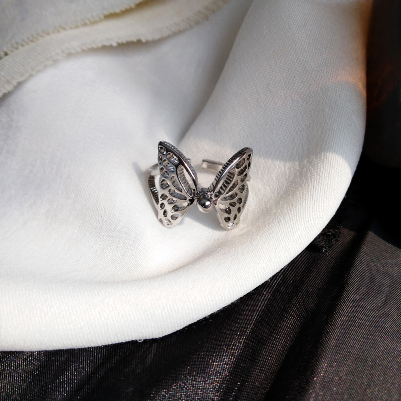 Nhẫn Nữ Trang Đính Đá Phong Cách Retro