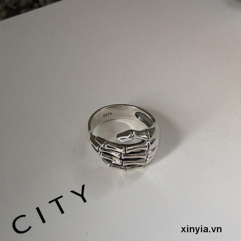 Nhẫn hợp kim hình xương bàn tay độc đáo sành điệu