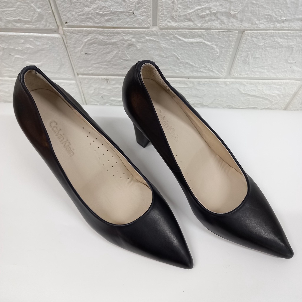 Giày Calvin Klein mũi nhọn, gót 8cm