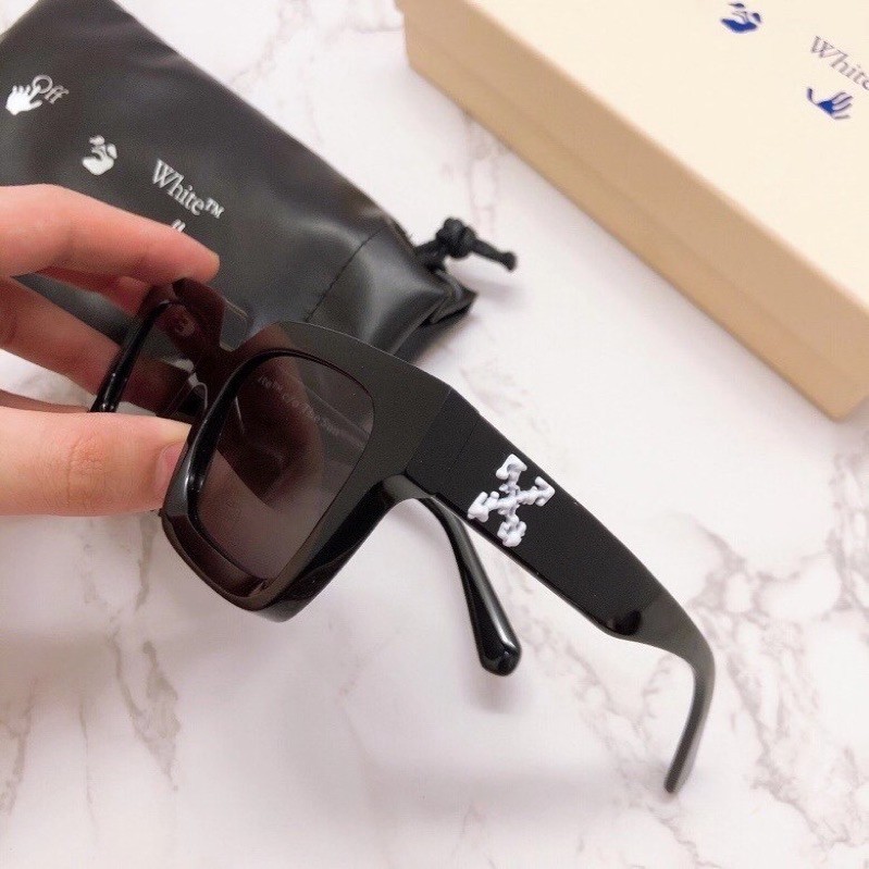 Kính mát Off White arrow plaque sunglasses fw20