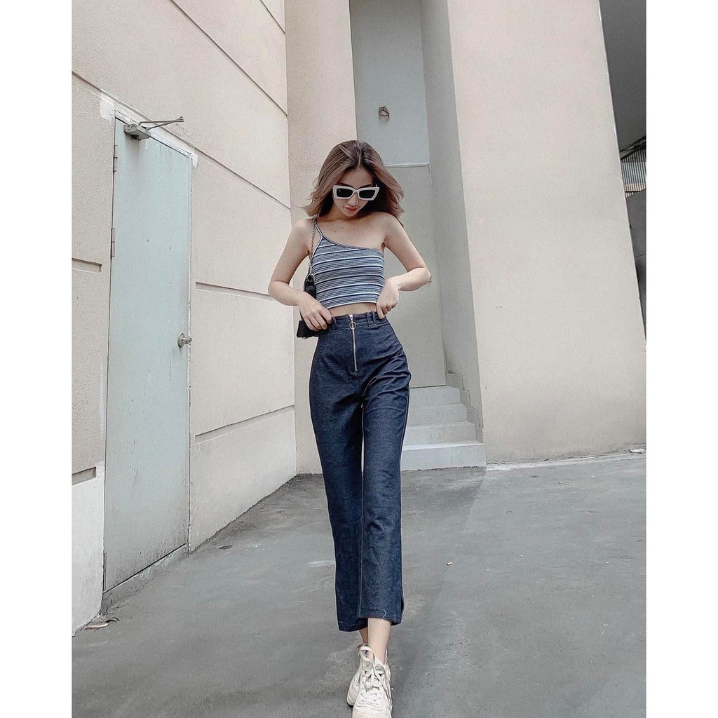 Crop dây lệch vai 1503 + Quần ống loe ôm xẻ Yoona 1508