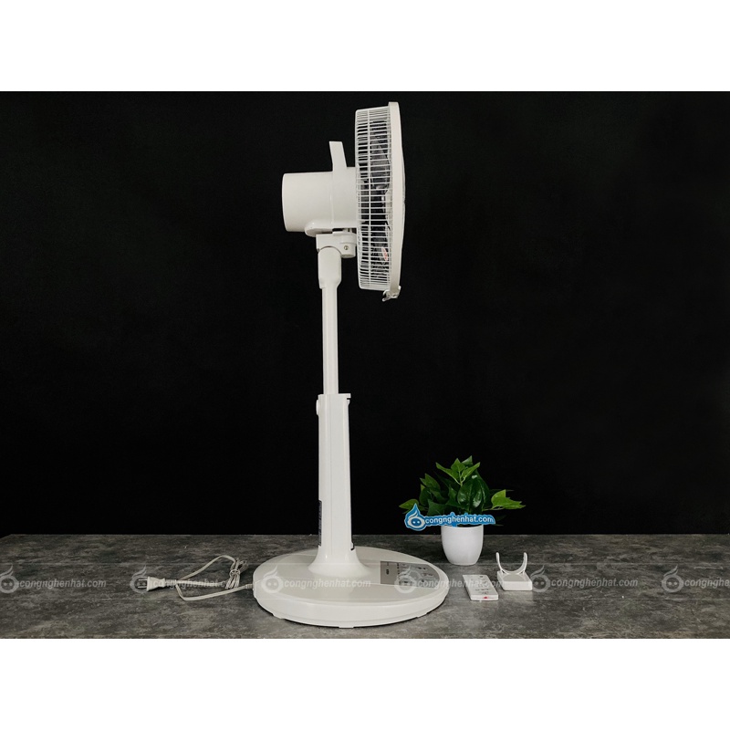 |Top bán chạy| Quạt điện Hitachi HEF-AL300D 8 cánh 4 tốc độ gió- Hàng nội địa Nhật - Bảo hành 12 tháng - Hàng mới 100%