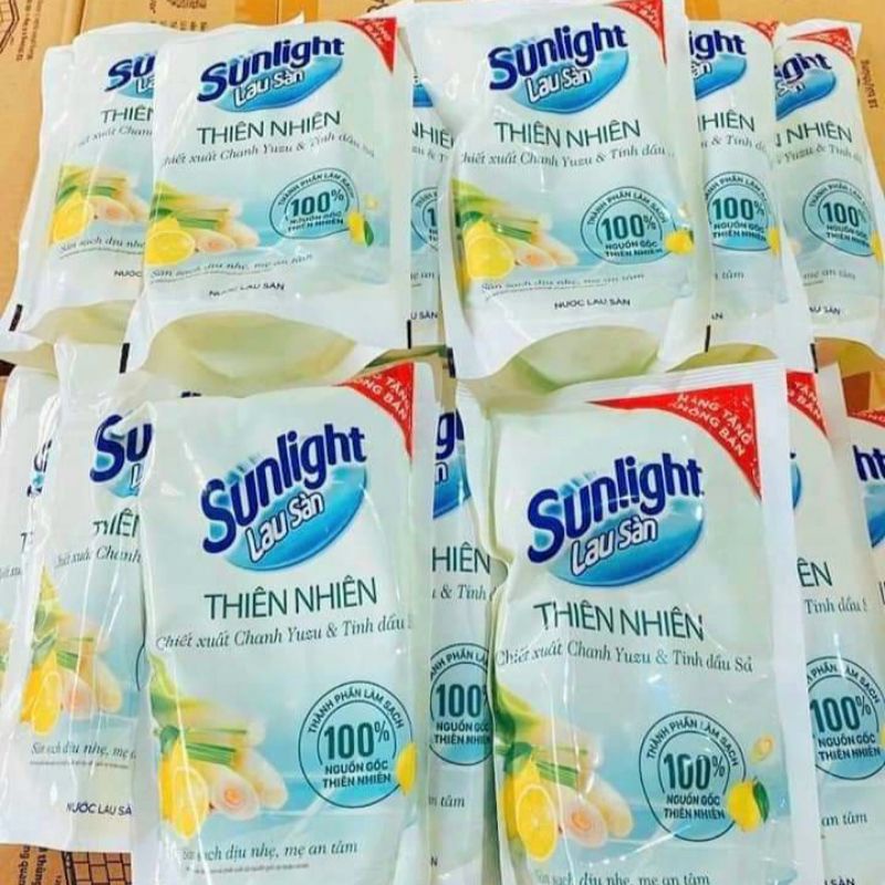 Nước lau sàn Sunlight Thiên Nhiên Chiết Xuất Chanh và Tinh Dầu Sả túi 700g