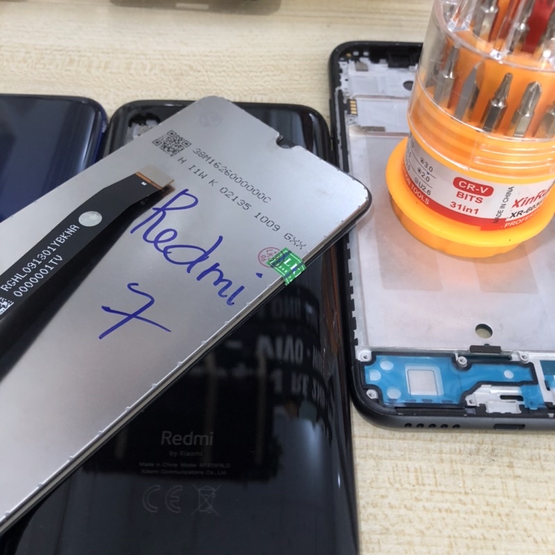 Combo Bộ Vỏ Sườn + Màn Hình Xiaomi Redmi 7 Zin Hàng Cao Cấp .( kèm bộ ốc vít )