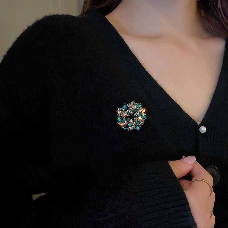 Ghim Cài Áo Hình Hoa Lá Đính Đá Cao Cấp Cá Tính Chống Chói Nước