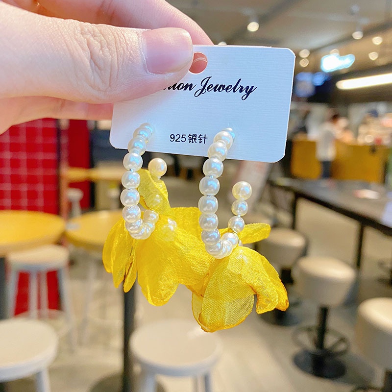 Đôi bông tai mạ bạc 925 đính cánh hoa và ngọc trai thời trang dành cho nữ