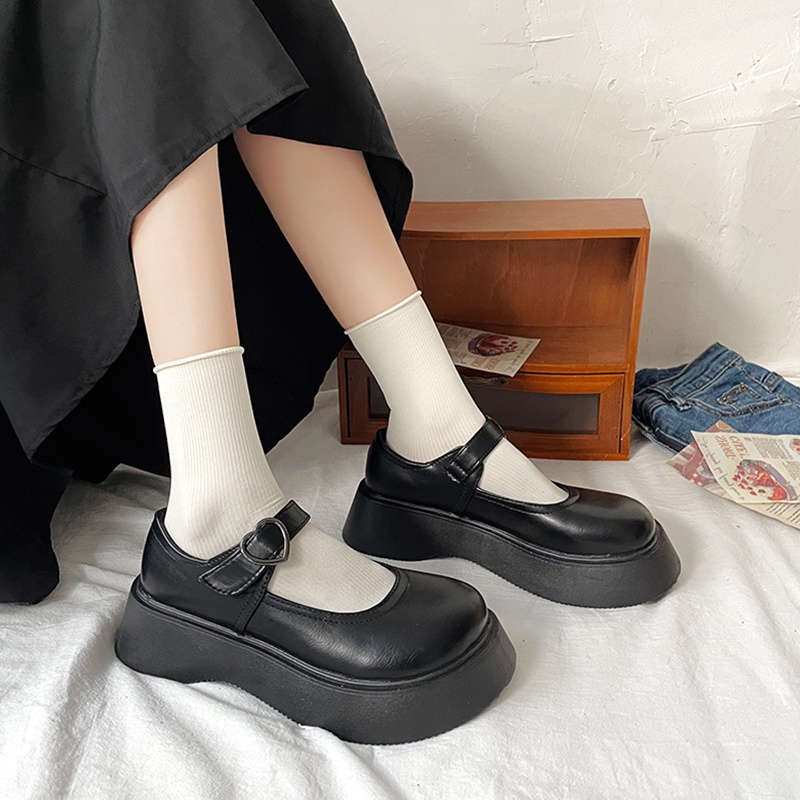 Giày Mary Janes khuy tim xinh xắn