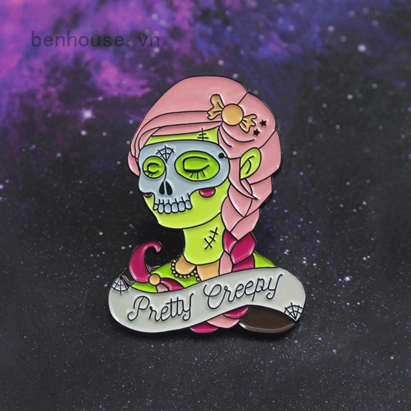 Horror Green Face Witch Wearing Skull Brooches Pins For Women Gothic Punk Skeleton Skull Badges Halloween Dress Up