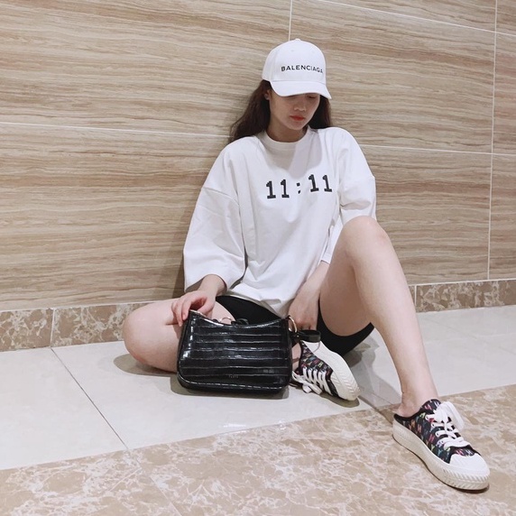 Mũ lưỡi trai Belen màu trắng logo thêu chỉ đen cá tính dành cho cả nam và nữ full hộp để làm quà tặng