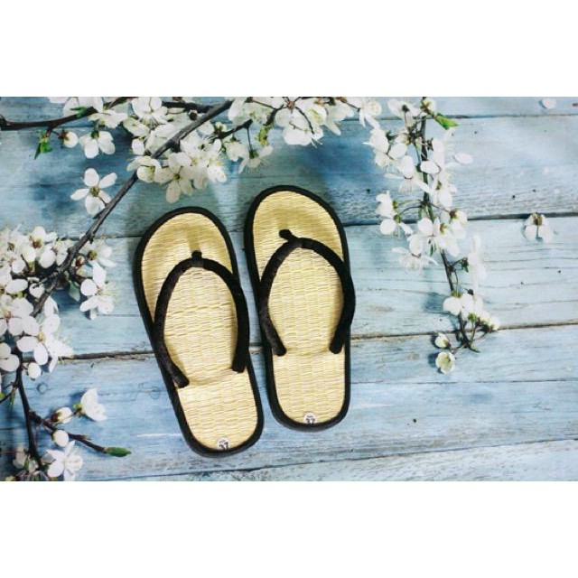 Dép cói chiếu nhẹ êm chân đi thoải mái trong văn phòng ở nhà