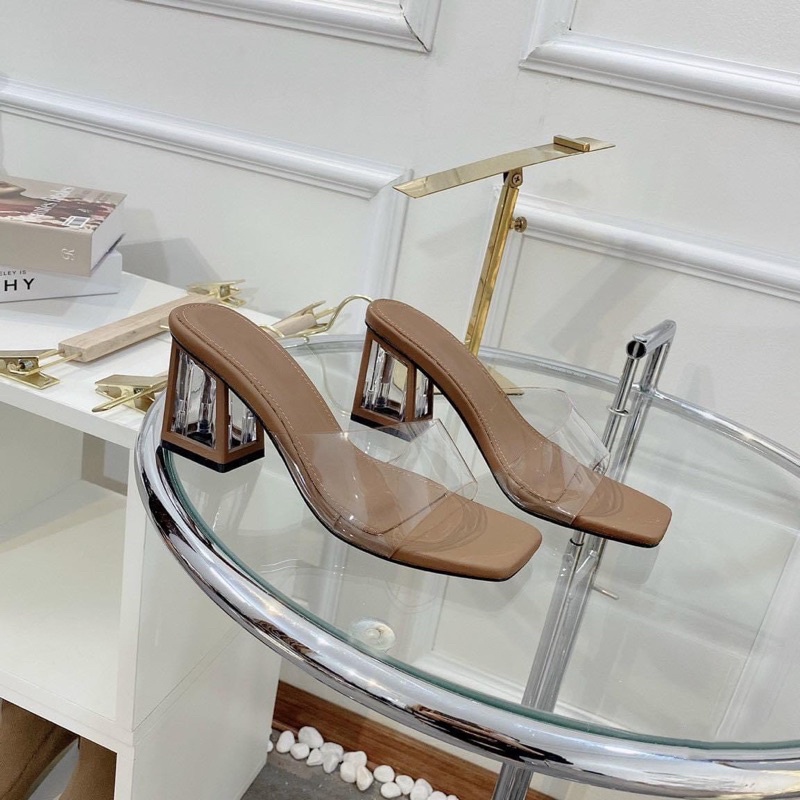 DÉP QUAI TRONG, ĐẾ XINH