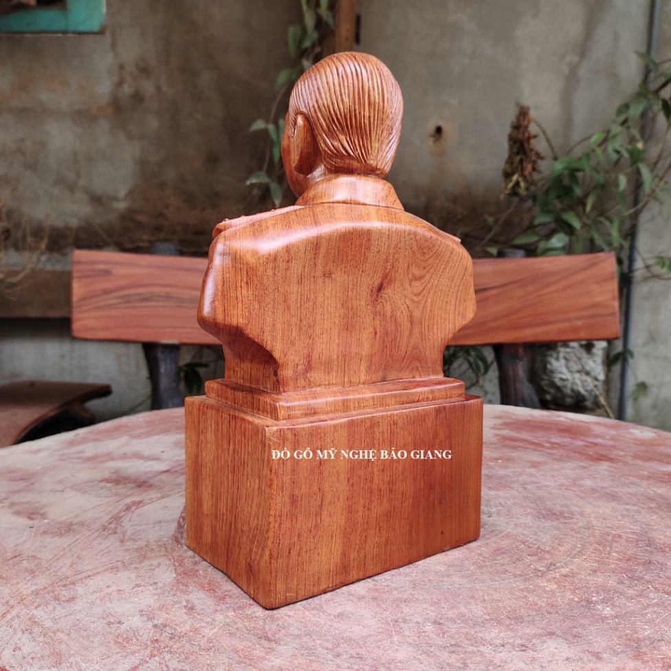 Tượng bác Võ Nguyên Giáp gỗ hương cao 30 cm