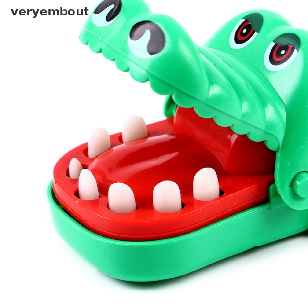 Ut Đồ Chơi Cá Sấu Cắn Tay Sáng Tạo Với Móc Khóa n