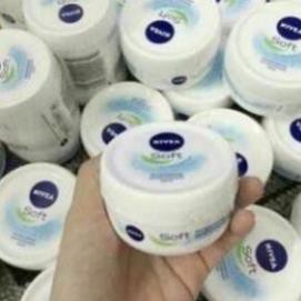 Kem dưỡng ẩm Nivea Soft Đức  giảm khô da viêm da tạo độ ẩm chống nẻ da mịn màng 200ml &amp; 375ml