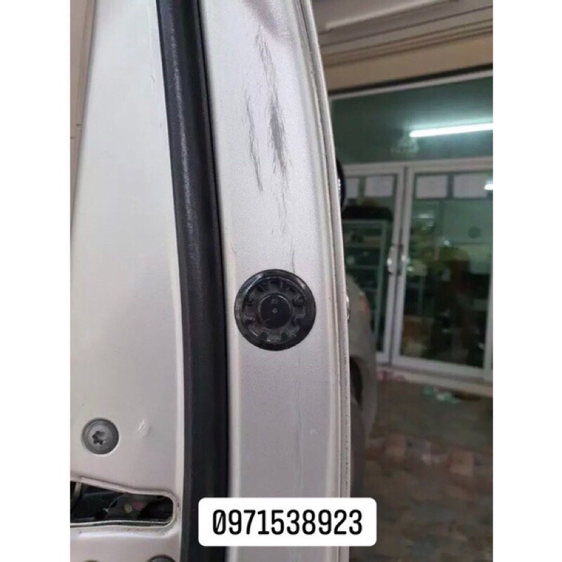 NẮP NHỰA ĐẬY CHE LỖ VẶN VÍT TAY MỞ CỬA NGOÀI TOYOTA INNOVA FORTUNER HILUX