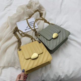 Túi đeo chéo nữ dây xích