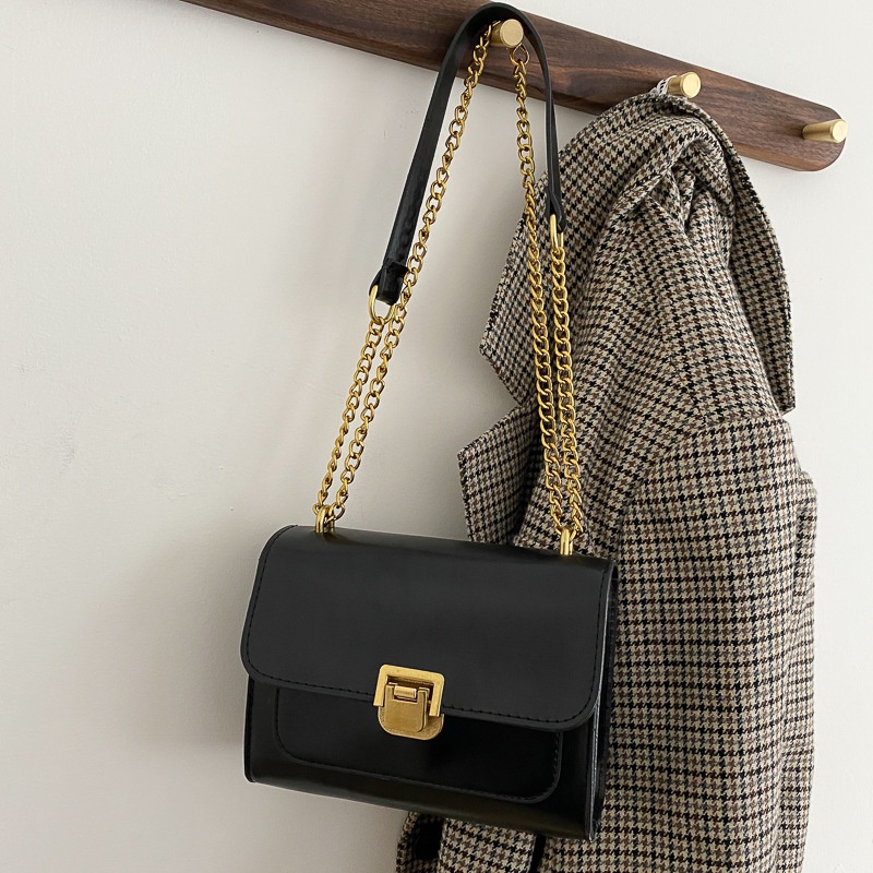 Túi Đeo Vai Hình Vuông Nhỏ Xinh Phối Dây Xích Thời Trang Mới 2020