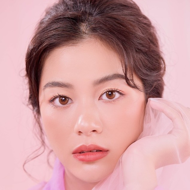 Kính áp tròng DOLL EYES Nude Vanilla 14,2mm - Elixir &quot;Thơ Ngây Sương Mai&quot;